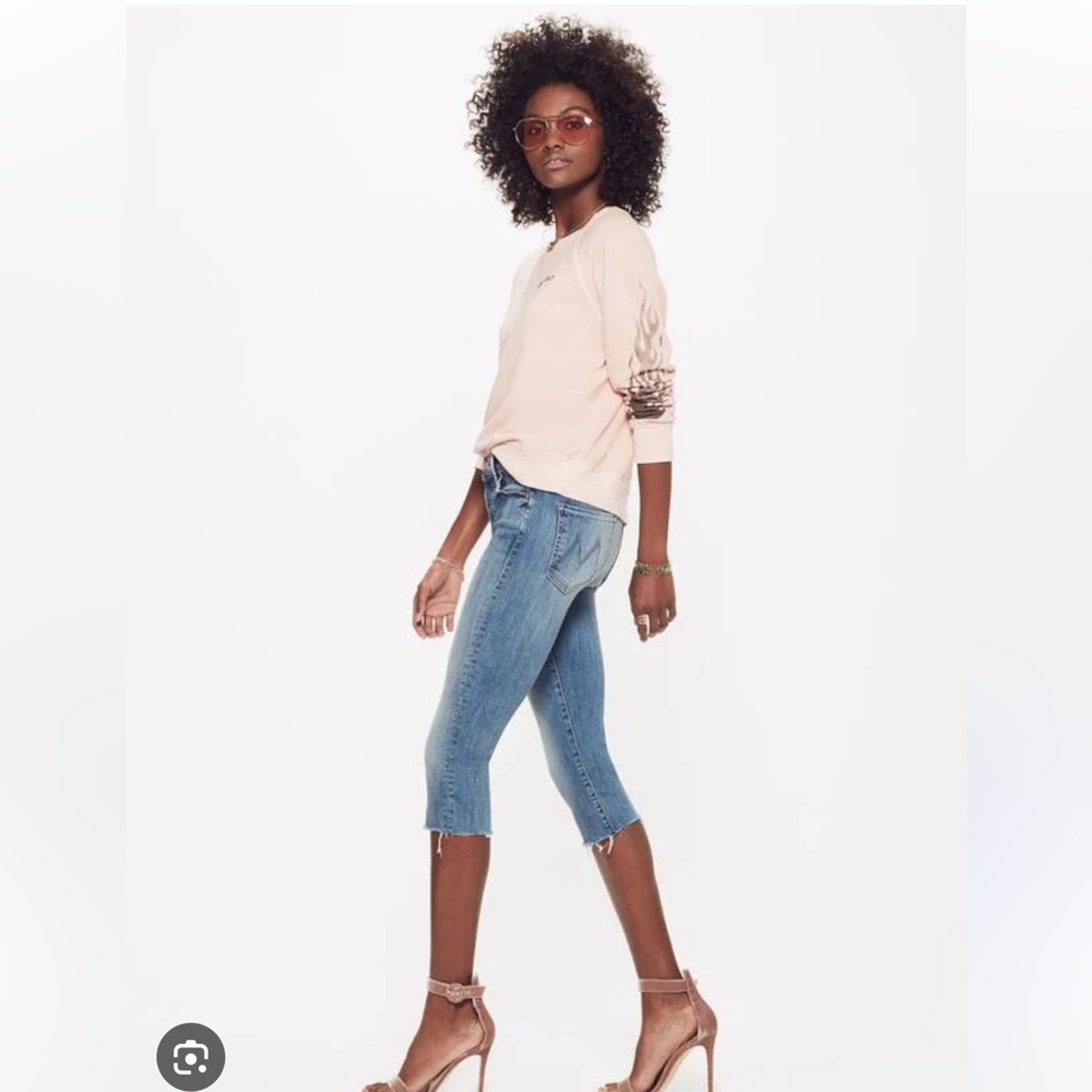 MOTHER - The Stunner Knicker Fray Denim Crops